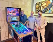 Un flipper français d'exception exposé à Bordeaux, fusion unique d'art et d'industrie