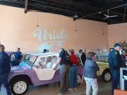 Vente aux enchères des Méhari électriques d'Uriel Autos à Royan : une affluence record