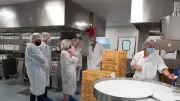 Visite de la cuisine centrale SHCB à Béziers pour la restauration scolaire
