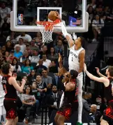 Wembanyama flambe avec 41 points, les Spurs écrasent les Bulls en NBA