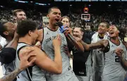 Wembanyama offre les play-offs aux Spurs avec un panier décisif à la dernière seconde