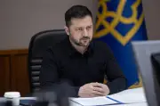 Zelensky annonce la reprise des pourparlers avec les États-Unis ce samedi