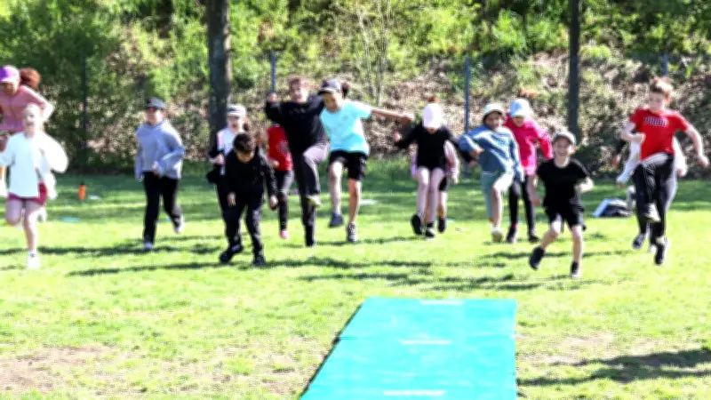 170 élèves d'Uchaud participent à une journée d'athlétisme au stade municipal