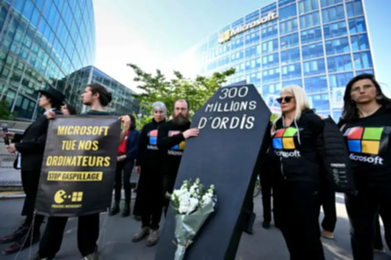 300 millions d'ordinateurs enterrés devant Microsoft France