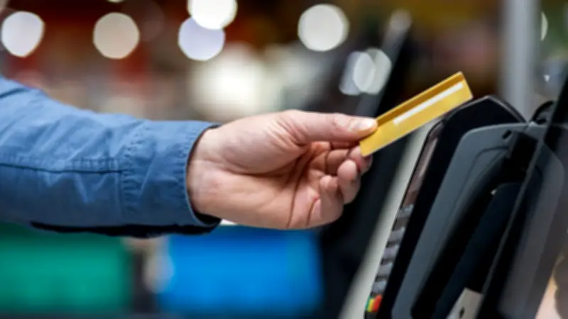 5 000 $ de pourboire au lieu de 5 : l'erreur fatale d'une enseignante