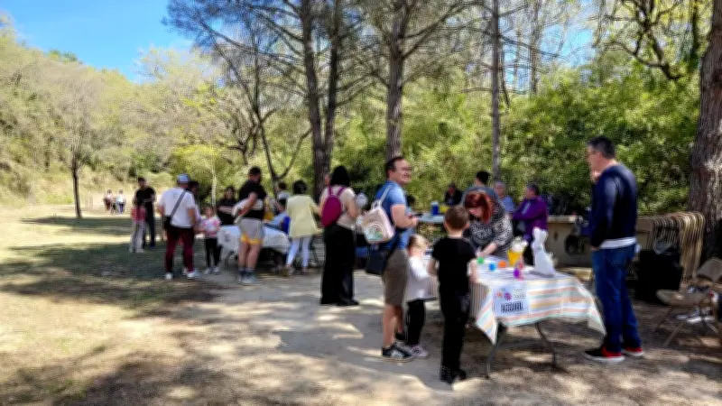 75 enfants participent à une chasse aux œufs de Pâques réussie au Bois de Nine