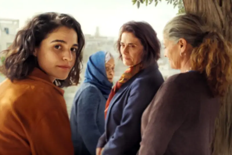 « A voix basse » : un film tunisien frondeur et sensuel sur les secrets familiaux