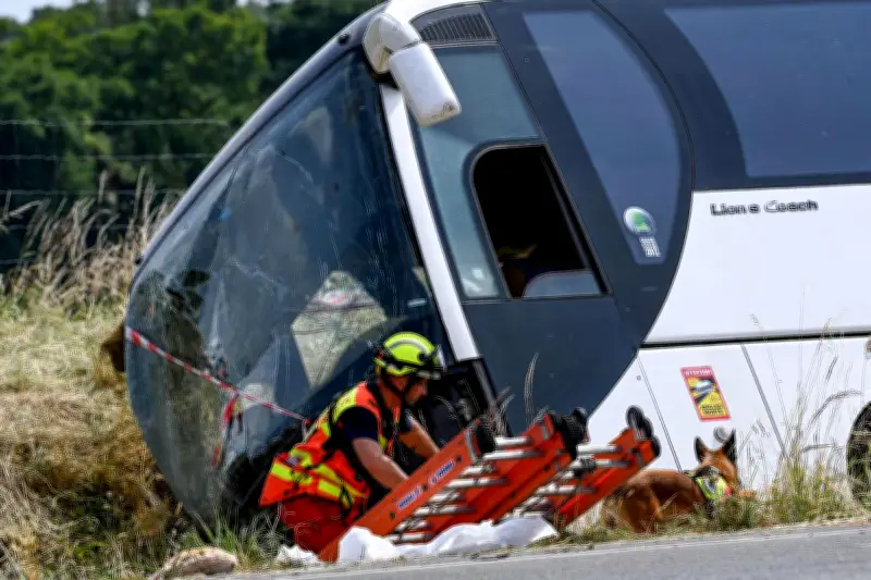 Accident de bus scolaire dans le Doubs : trois adolescents blessés
