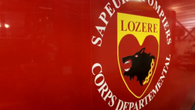 Accident en Lozère : un semi-remorque chargé de sable se couche sur la RD7