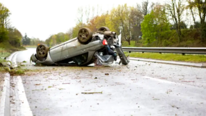 Accident mortel sur l'A43 : un homme de 72 ans perd la vie après un tonneau violent