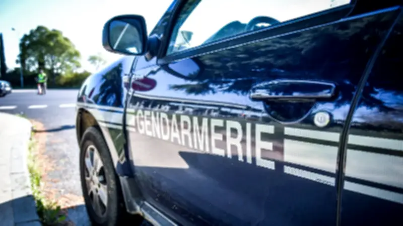 Accident à Viols-en-Laval : le conducteur prend la fuite, une enquête ouverte