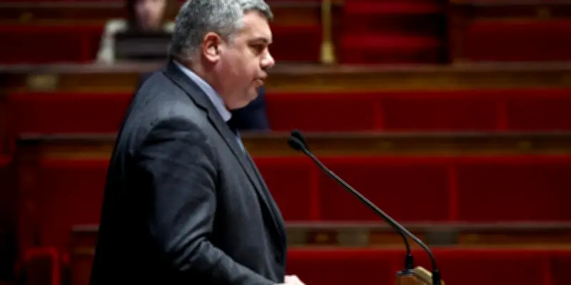 Acétamipride : une note parlementaire rejetée après le revirement de la droite et de l'extrême droite