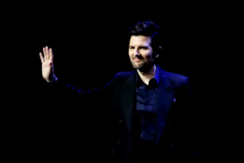 Adam Scott reçoit le Canal+ Icon Awards à Canneseries : « J’ai mis 15 ans à me construire »