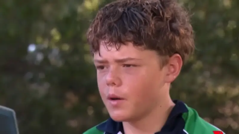 Adolescent de 13 ans sauve sa famille en nageant 4 heures en Australie