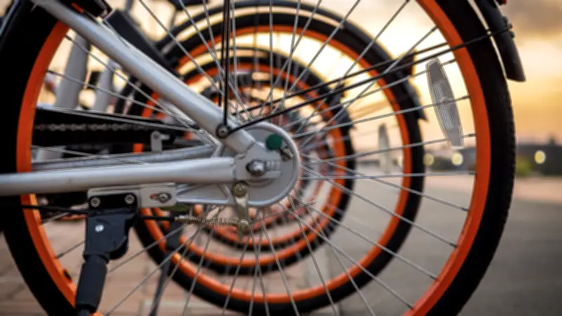 Adolescente de 14 ans entre la vie et la mort après un accident de vélo à Lyon