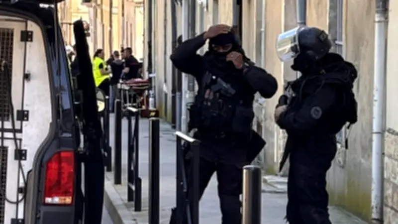 Affaire du forcené de Nîmes : enquête en cours, pas de garde à vue