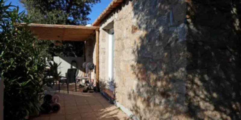 Affaire du Petit Bar : Mickaël Ettori jugé pour blanchiment en Corse