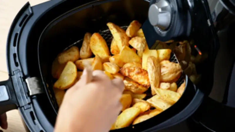 Air fryer : la friteuse à air chaud est-elle vraiment plus saine qu'une friteuse classique ?