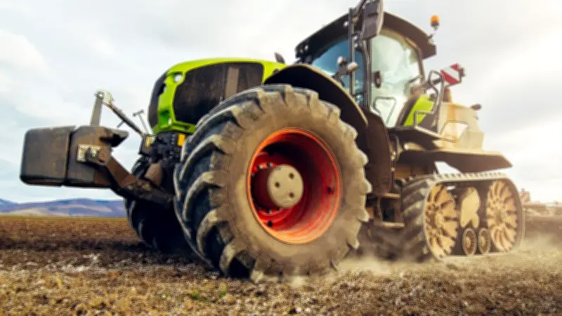Allemagne : un homme endormi dans l'herbe fauché mortellement par un tracteur