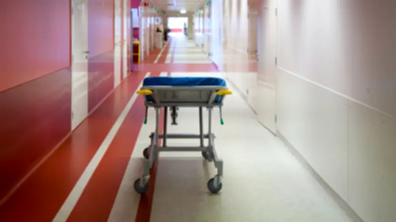 Ambulancier radié pour agression sexuelle sur une collègue étudiante