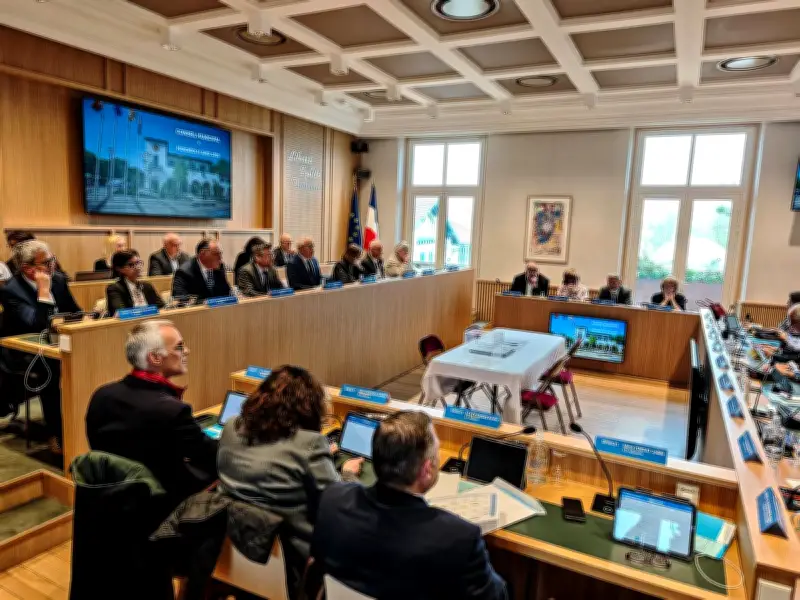 Anglet dévoile son équipe municipale : 16 adjoints aux côtés de Claude Olive