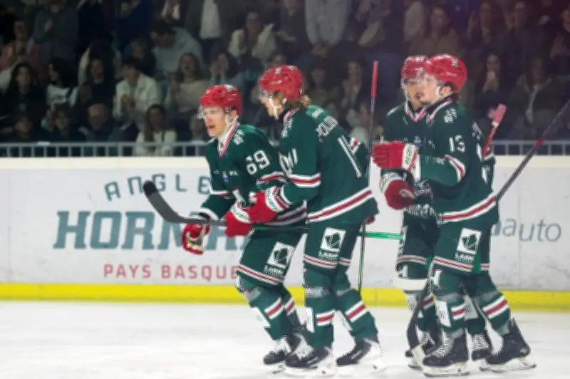 Anglet s'impose face à Chamonix en prolongation pour le dernier match de la saison