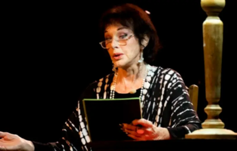 Anny Duperey défend Patrick Bruel et provoque une polémique sur les hommes 'à plaindre'