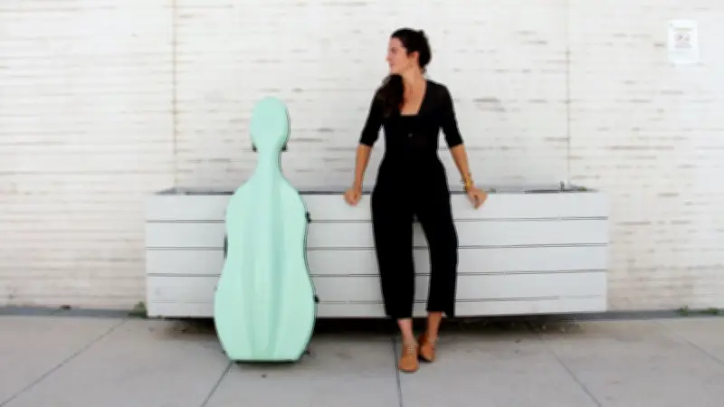 Apéro-concert avec Sarah Amiel à Mèze : une soirée jazz et poésie au Festival de Thau