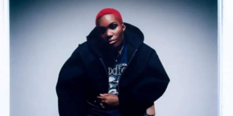 Arlo Parks réinvente son univers musical avec 'Ambiguous Desire' lors de nuits américaines