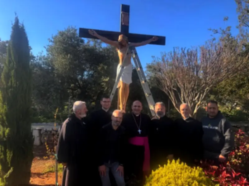 Armée israélienne: une croix endommagée remplacée au Sud-Liban