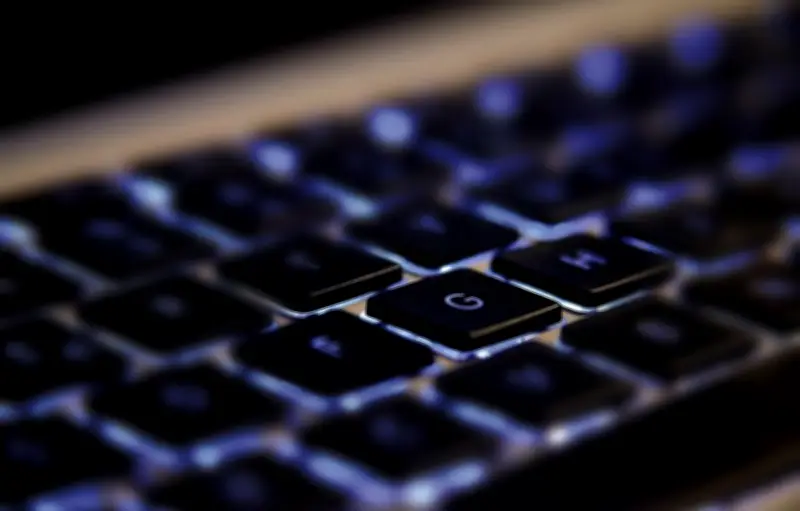 Arnaque au deuil : les cybercriminels ciblent les personnes endeuillées