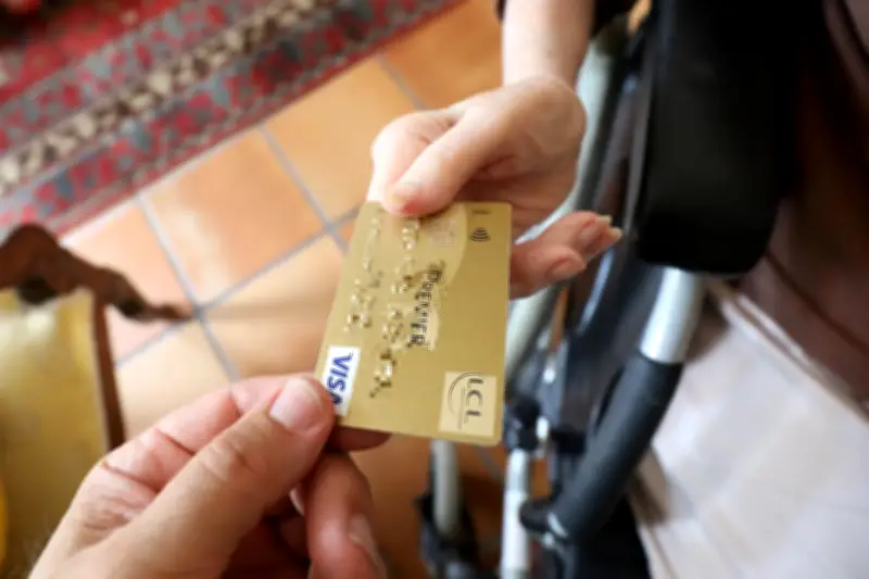 Arnaque au faux conseiller bancaire : cinq interpellations dans les Bouches-du-Rhône