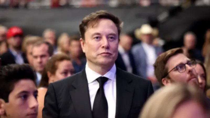 Arnaque au faux Elon Musk : un homme perd 37 000 € et sa femme