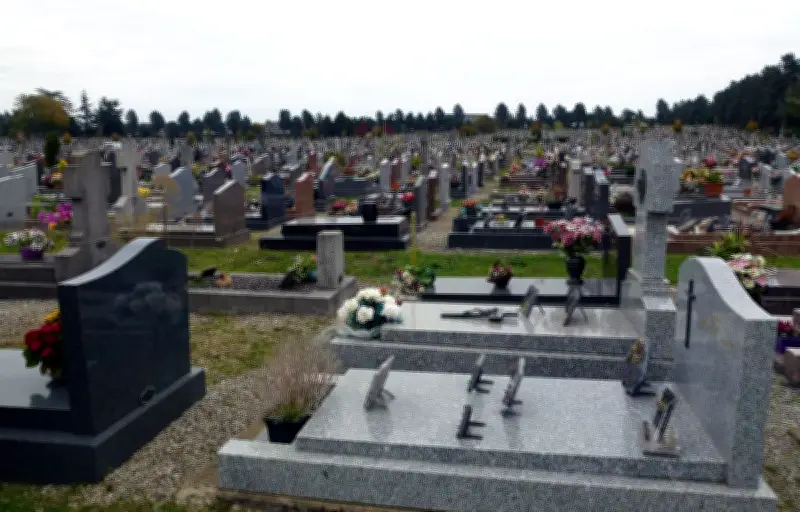 Arrestation d'un suspect après la profanation de 50 tombes à Saint-Jacques-de-la-Lande