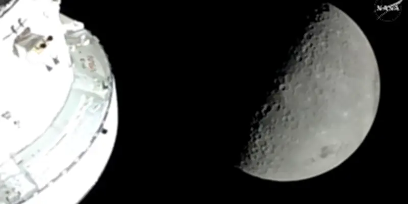 Artemis 2 : les astronautes battent un record d'éloignement en survolant la Lune