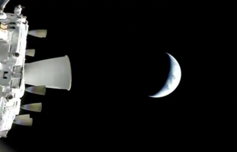 Artemis 2 : les astronautes à mi-chemin de la Lune, une première depuis 50 ans