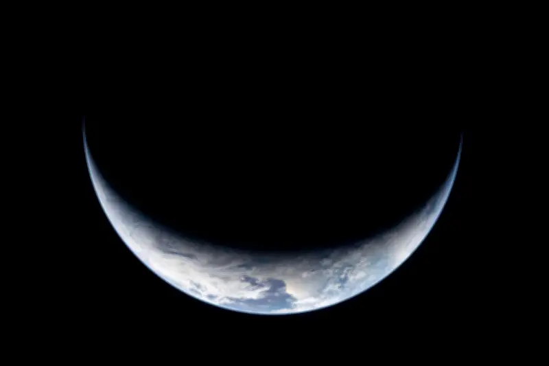 Artémis 2 : quatre astronautes survolent la Lune pour la première fois depuis 1972