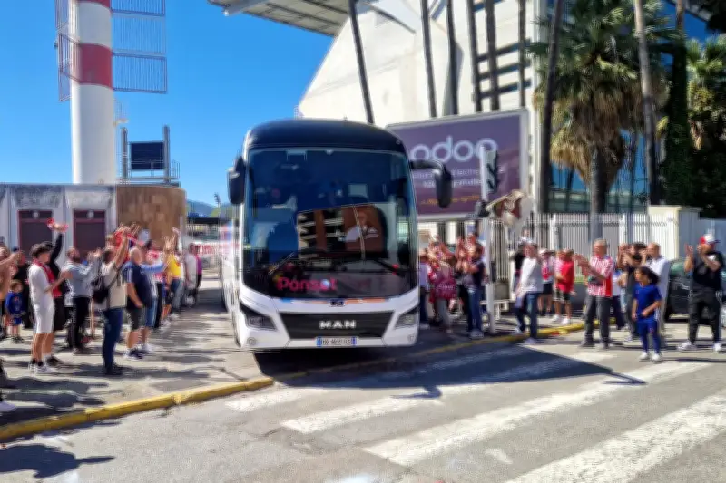 AS Cannes : 200 supporters encouragent les joueurs avant le choc à Nîmes