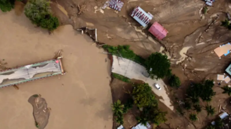 Asie du Sud-Est : 467 morts dans des inondations historiques, état d'urgence