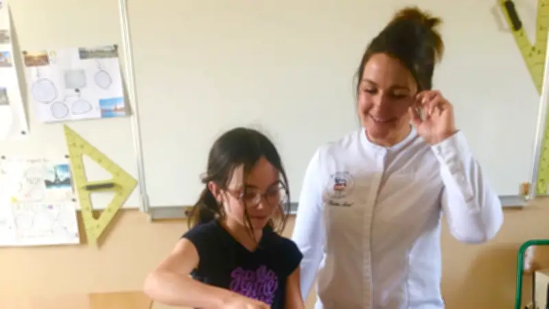 Atelier cuisine durable à l'école Sainte-Angèle avec la cheffe Sophie Fabre