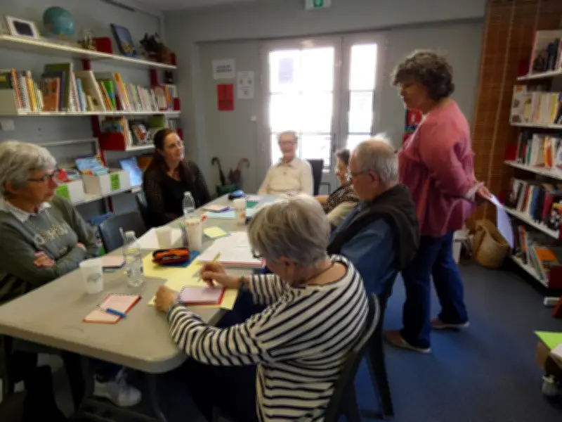 Atelier d'écriture convivial à Carignan : créativité et partage à la bibliothèque