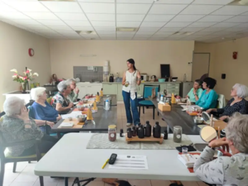 Atelier esthétique pour seniors à Tonneins : mieux-être et lien social