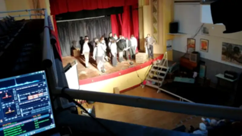 Atelier H clôt sa tournée au Château de Capestang avec un spectacle évolutif