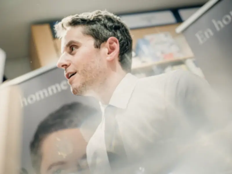 Attal met la renaissance de Renaissance en stand-by