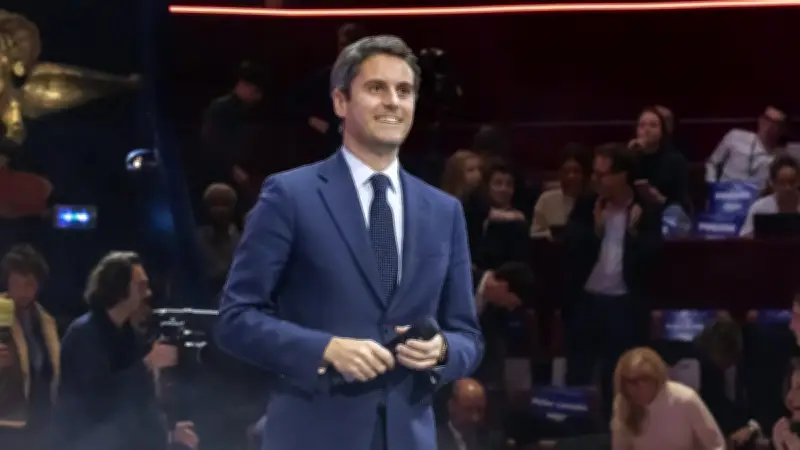 Attalmania en Chine : pourquoi les Chinois adorent Gabriel Attal ?