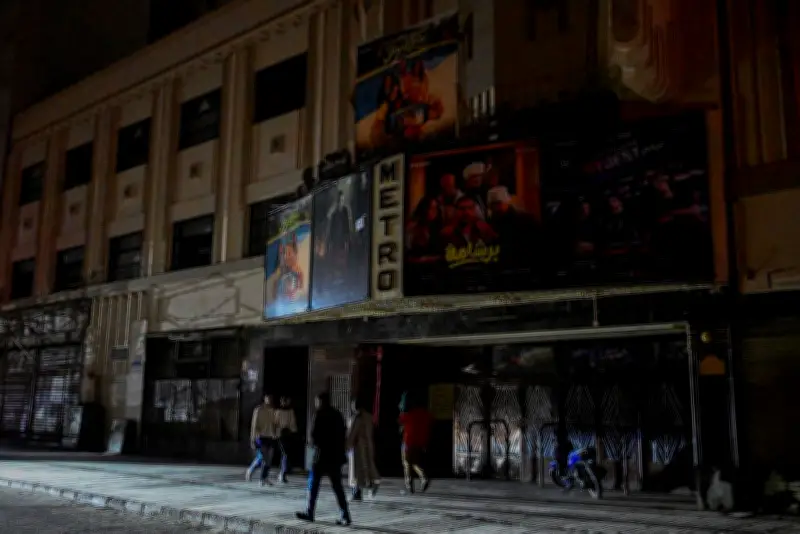 Au Caire, les rues sont mortes : la guerre en Iran plonge l'Égypte dans le noir