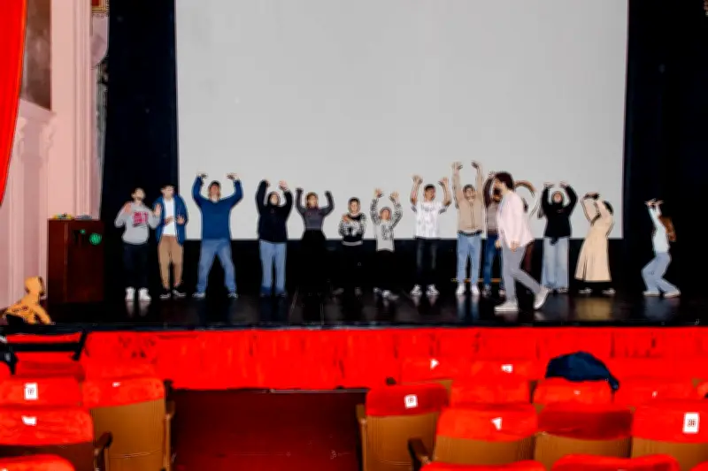 Au Liban, des réfugiés sur scène : "Nous reviendrons"