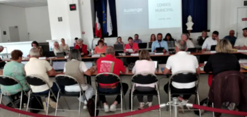 Audenge : stabilité fiscale maintenue malgré les critiques de l'opposition municipale
