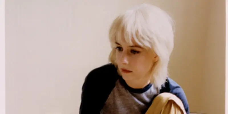 Avalon Emerson : de la platine au micro, une métamorphose pop assumée