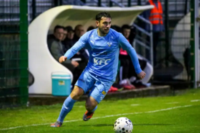 Aviron Bayonnais : Un test crucial face au leader La Roche-sur-Yon après une défaite frustrante